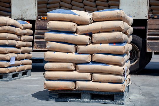 Common Building Material Buying Mistakes That Can Delay Your Construction Project